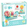 Kit vaisselle et dinette DJECO 5522 pour enfant +3, set coloré avec ustensiles et assiettes en bois et plastique.