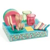 Ensemble vaisselle et dinette DJECO 5522: plateau bleu avec vaisselle colorée en bois, assiettes, gobelets translucides et couverts, décor étoiles sur le bord.