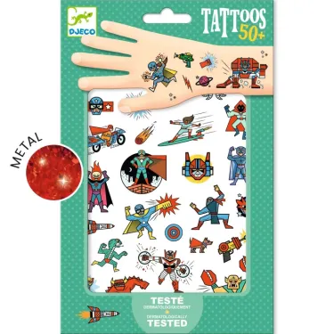 Tatouages temporaires "Heroes vs villains" DJECO 9614 sur planche, illustrations de super-héros et méchants, motif métal rouge visible.