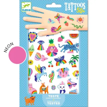 Tatouages éphémères Rainbow DJECO 9617 sur fond bleu, motifs colorés comme licornes, animaux et visages sur une main affichant le produit.