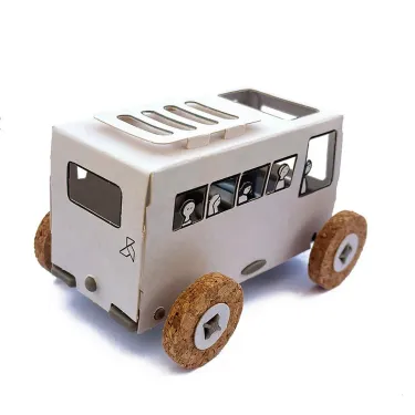 Autogami bus blanc à colorier: véhicule en carton imprimé avec roues en liège et petites fenêtres, prêt à être décoré.