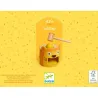 SoftiTap Jeu de tap-tap DJECO 6490 : jeu de percussion jaune avec marteau et accessoire lion sur socle, logo DJECO.
