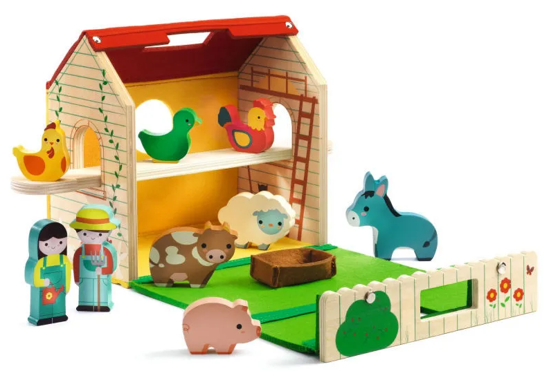 Mini-ferme et poulailler en bois avec personnages et animaux en jouets, boîtes et décorations colorées. Mini-ferme et poulailler en bois avec personnages et animaux en jouets, boîtes et décorations colorées.