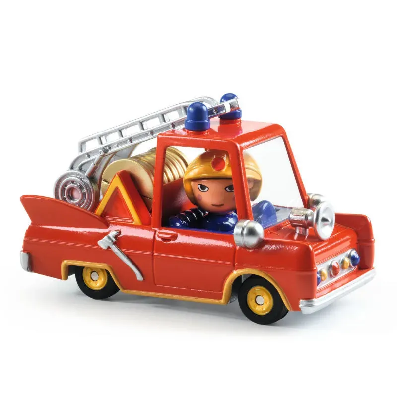 Voiture rouge de pompier jouet avec échelle et câblage métallique, figurine pompier à bord, accessoires et dispositifs lumineux imprimés.